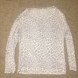 Sassy Leopard print sweater 🖤